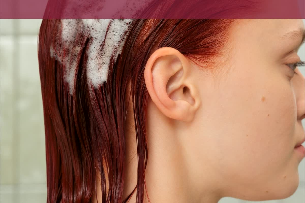 Visuel adapté de référence sur le lavage des cheveux colorés et l'entretien de la couleur