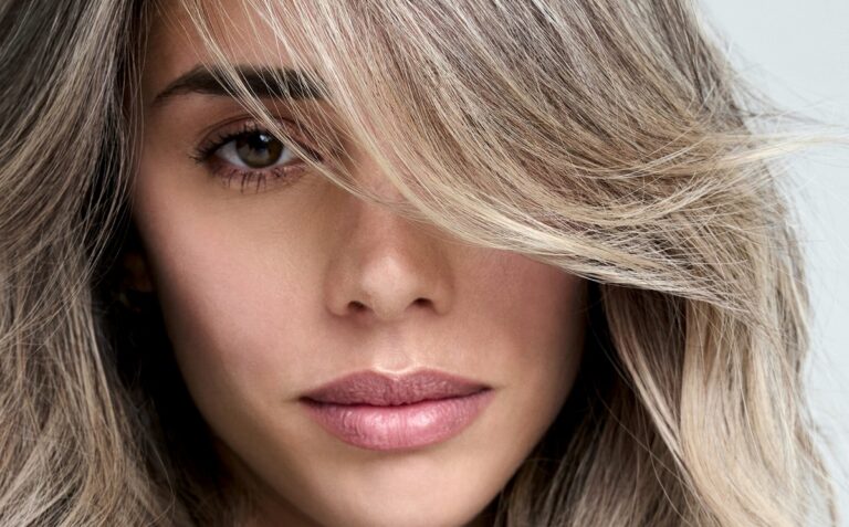 Métaux dans les cheveux : leur impact sur la couleur et le résultat du blond Wella metales en el cabello portada adaptada desde el artículo fuente