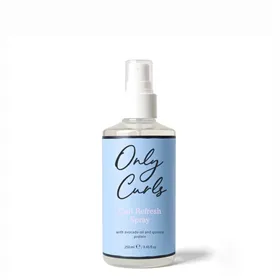 Only Curls Brume Rafraîchissante pour Boucles 250 ml de PeluqueriaShop pour raviver vos boucles en déplacement